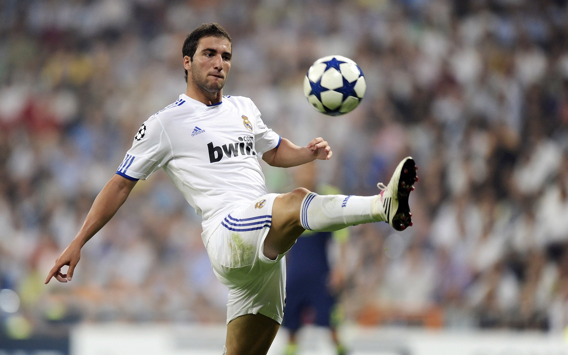 切尔西客场小胜热刺，凯塞多防守表现出色，切尔西和热刺的比赛