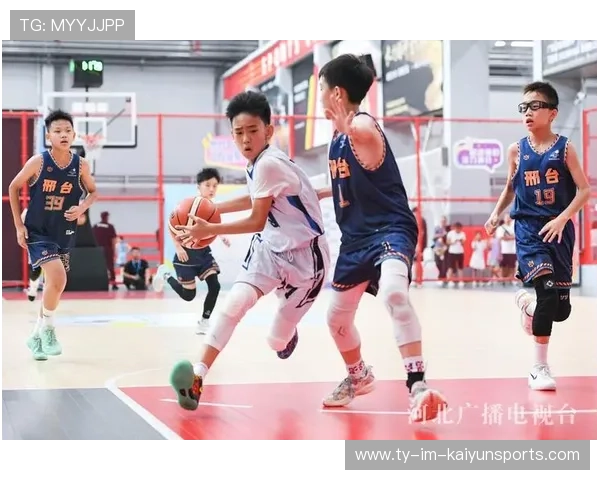 体育界瞩目的篮球大赛即将拉开帷幕，体育赛事篮球