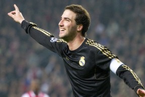 球员在中超中以出色定位球技巧成为制胜法宝，中超球员跑动距离查询